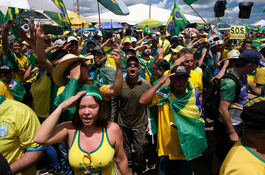 Conteúdo antidemocrático cresce com proximidade da diplomação de Lula