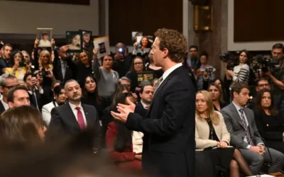“Sinto muito”, diz Zuckerberg diante de vítimas das suas empresas