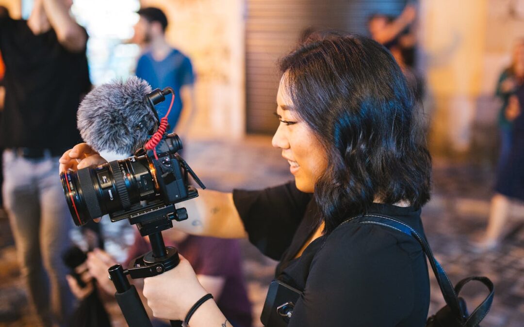 Economistas globais pedem ação imediata para fortalecer a mídia de interesse público