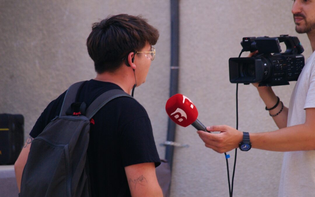 Relatório internacional defende imposto digital para financiar jornalismo