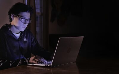 Geração Z usa IA com frequência, mas teme impactos no futuro