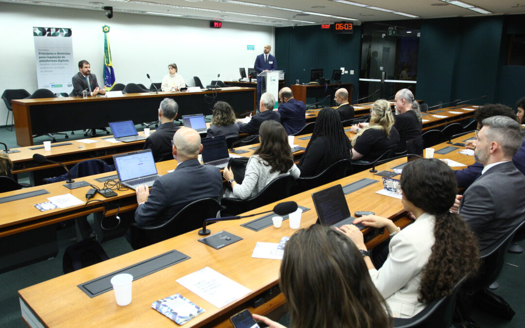 Regulação de plataformas volta ao centro do debate legislativo