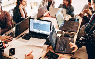 Empresas usam inteligência artificial como justificativa para demissões, aponta estudo
