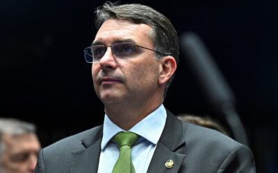 Imagens sintéticas de Lula em campanha de Flávio Bolsonaro violam regras do TSE, aponta AFP 